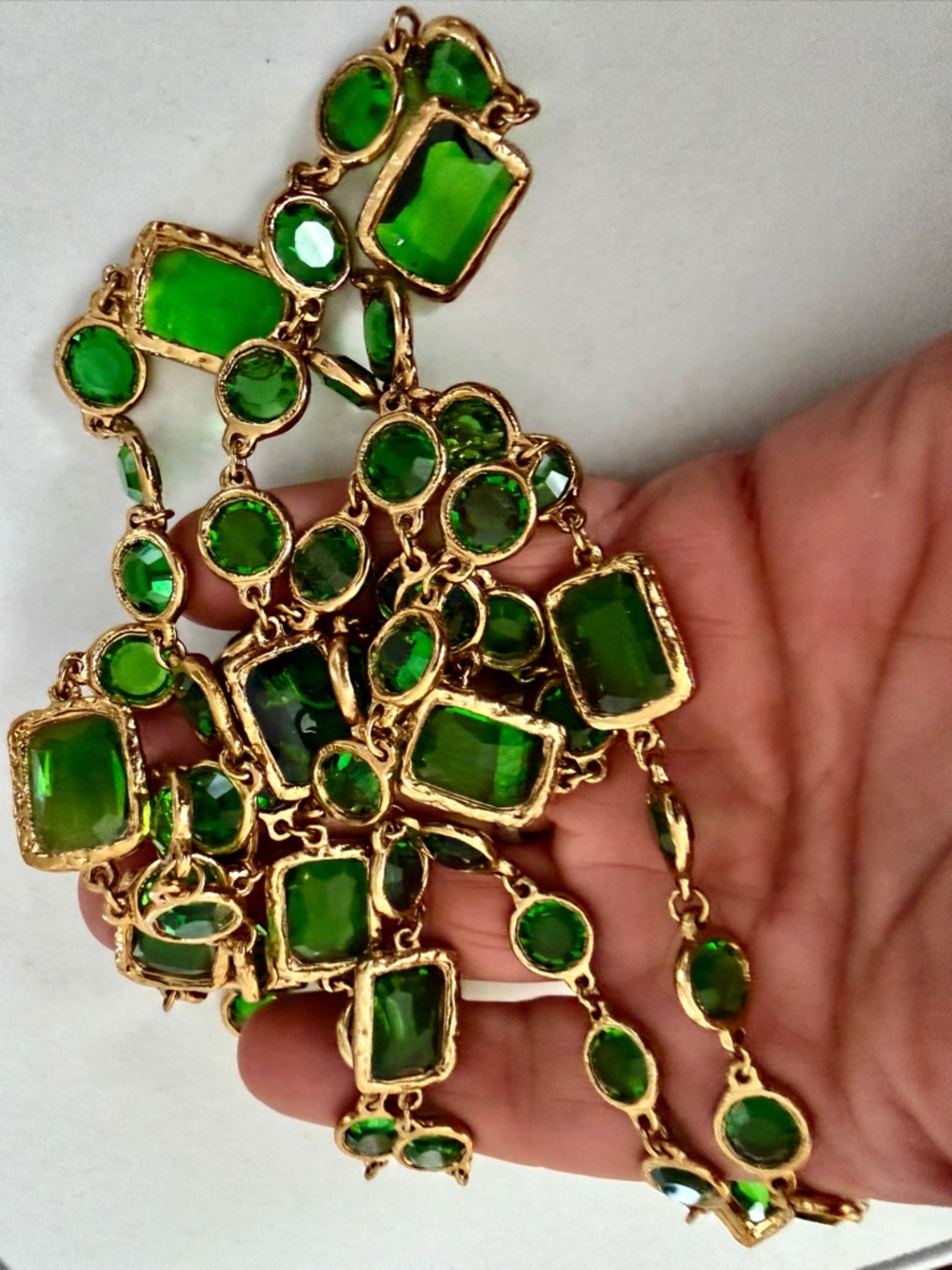 Chanel Vintage 1981 Chicklet Necklace in Emerald Green-Rare color - Picture 8 of 10